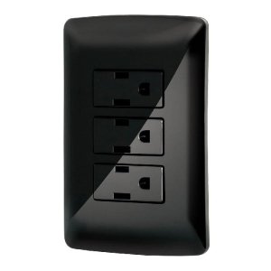 Placa armada 3 contactos aterrizados, negro, línea Italiana 47594